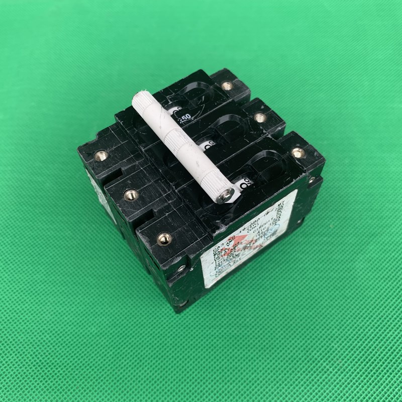二手拆机成色差 嘉灵 80VDC 250A 3P 大电流断路器 过流保护开关