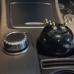 女士车内装 高级持久淡c香型车载香薰麋鹿角高档男士 饰香氛香水摆