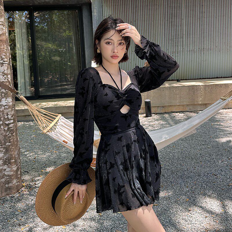 泳衣女高级感2025新款大码温泉微胖绝美连体三角裤裙式胖mm200斤