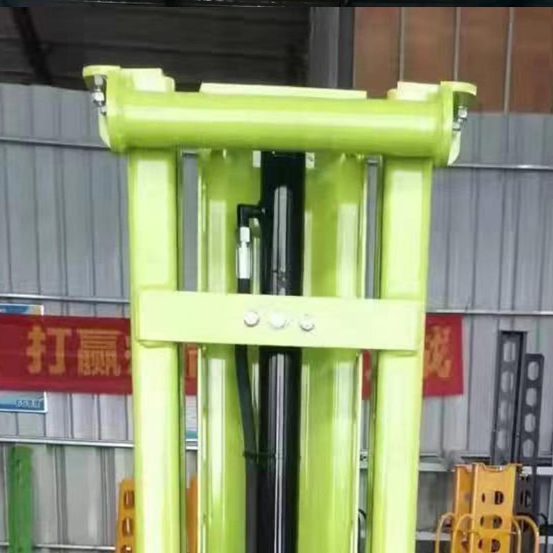 伊势威新款1.6 1.8米全电动自提堆高车0.7吨 1吨便携式随货登高车