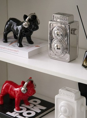 包豪斯未来风红色耳机斗牛犬狗雕塑陶瓷银色相机客厅艺术简约摆件