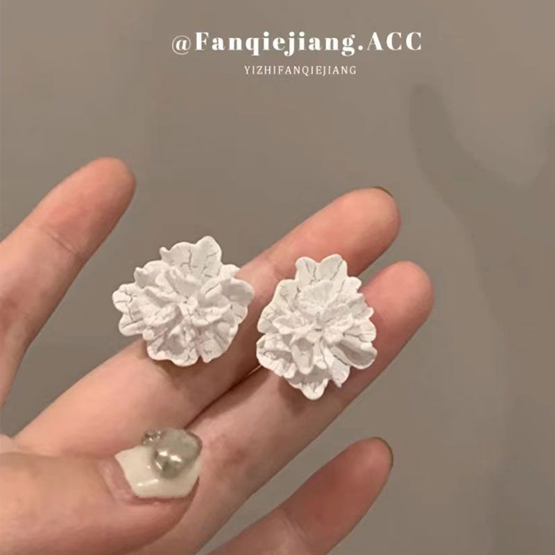 新品超仙法式耳钉复古花朵2025耳环轻奢新款高级设计气质耳饰