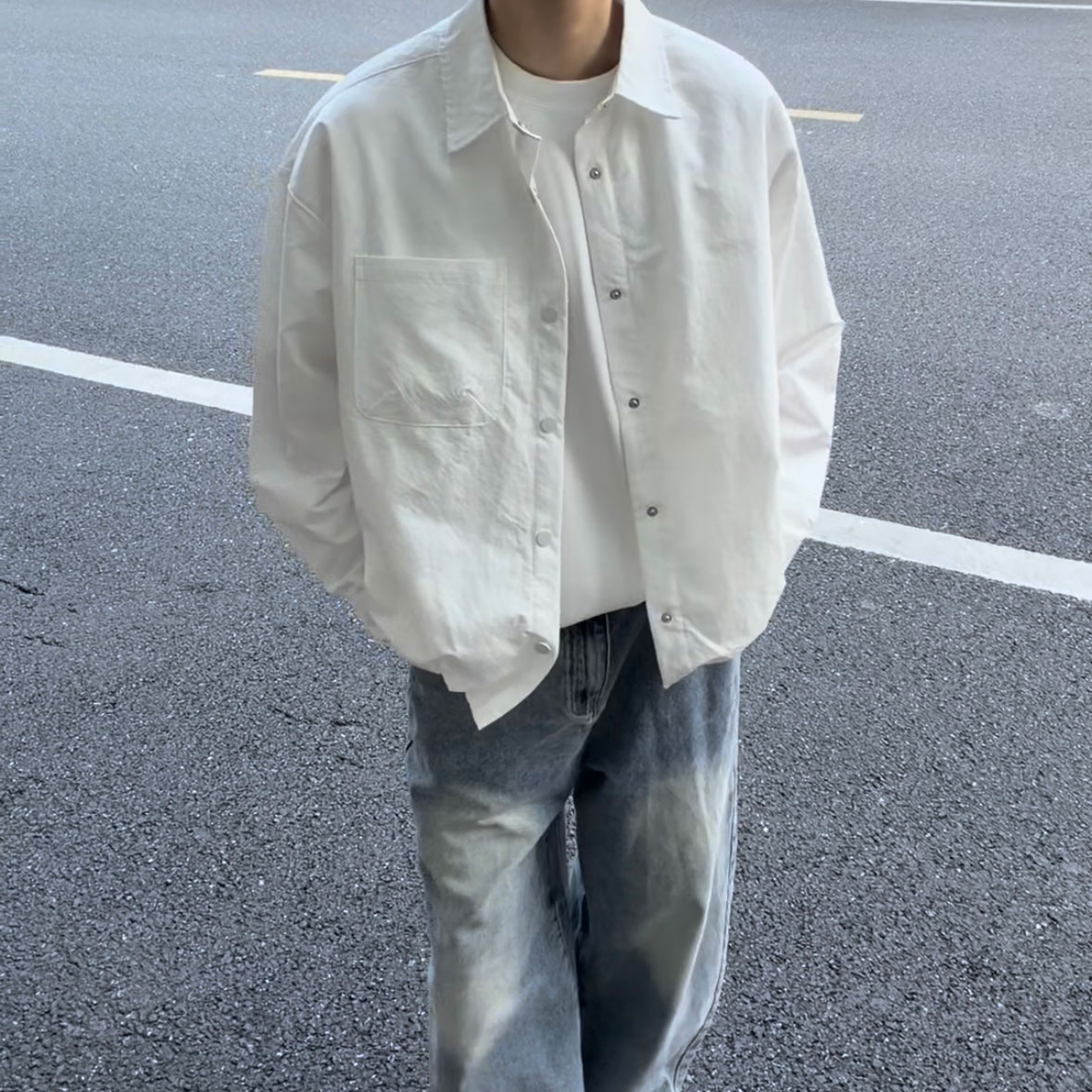极简风白色翻领长袖衬衫宽松休闲衬衫