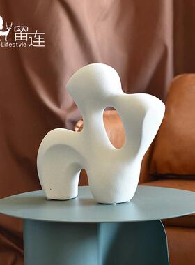 北欧关白色抽象瓷艺术摆雕塑意件式极简NET法陶式现代高级台面玄