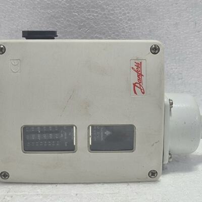 Danfoss Pressure switch RT112 0175191 Slight Damaged As Seen