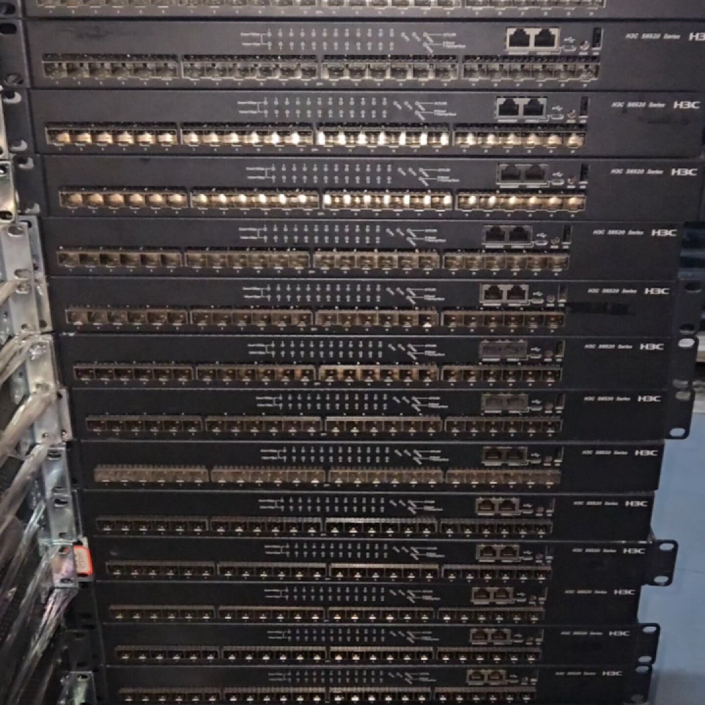 华三S652024SSI三层24口全万兆光口核心交换机