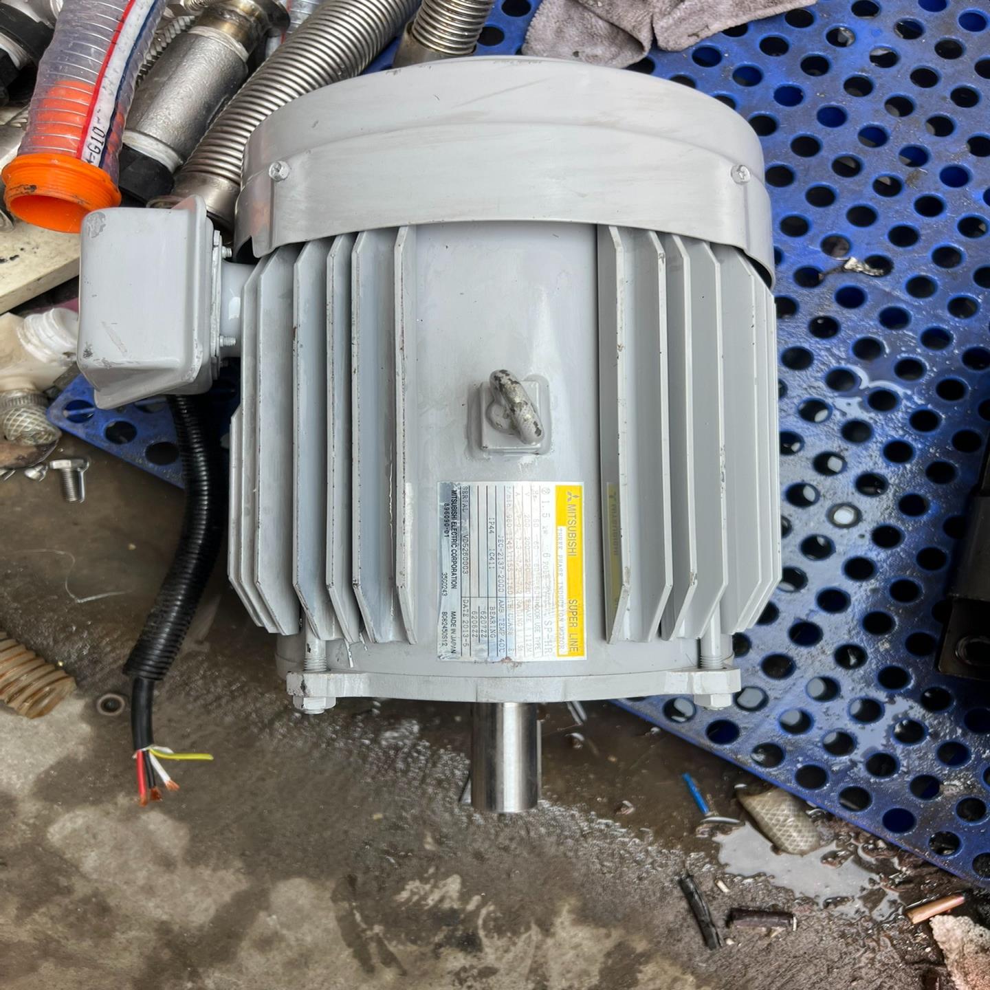 日本三菱15KW6极电动机SF-HR三相200v轴径2;议价