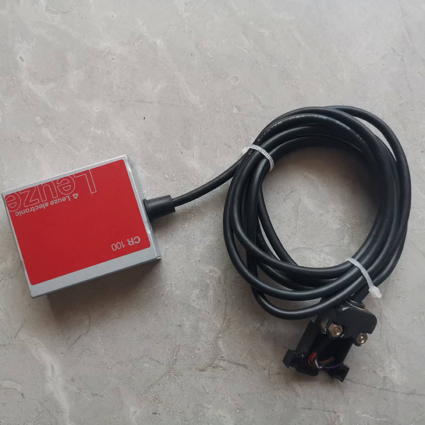 售前询价Leuze劳易测 CR100M2R2 读码器议价及维修