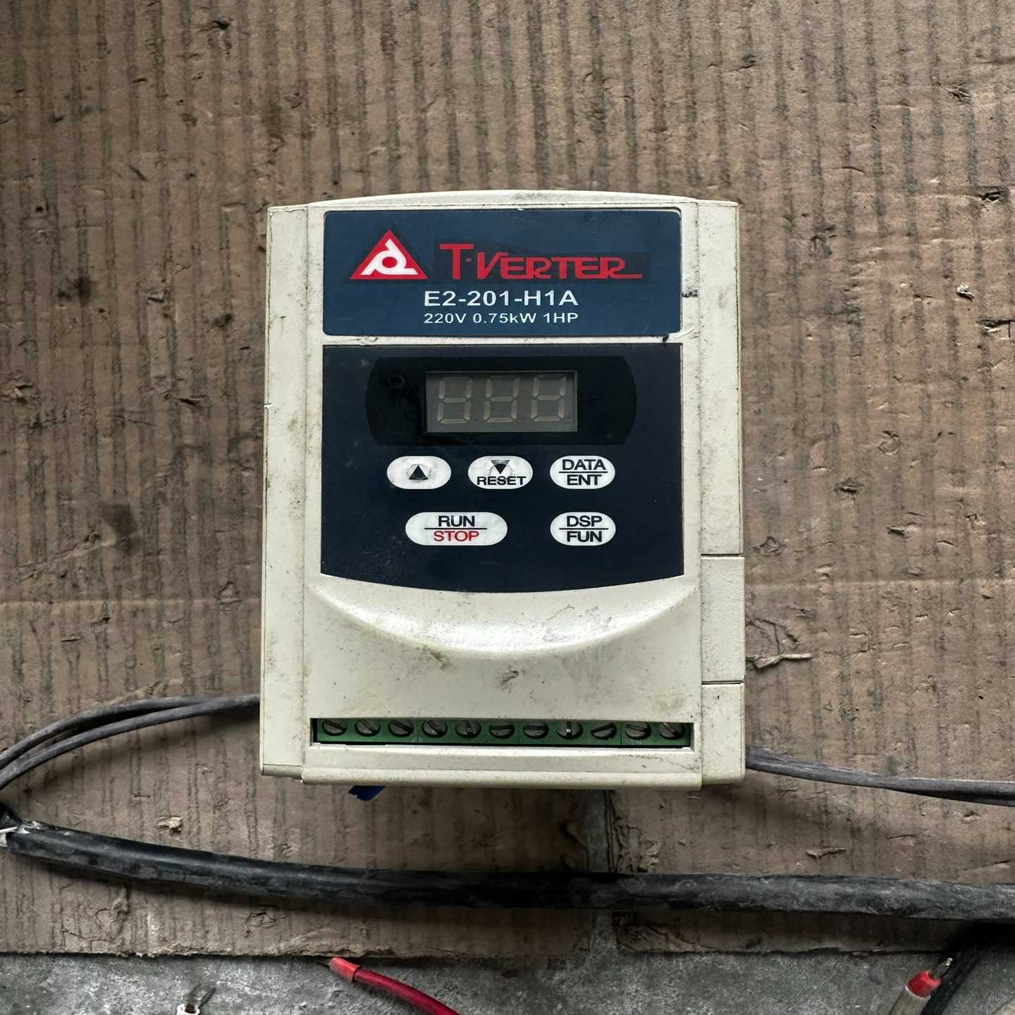 E2-201-H1A  0.75KW  220V 已测试 功~询价