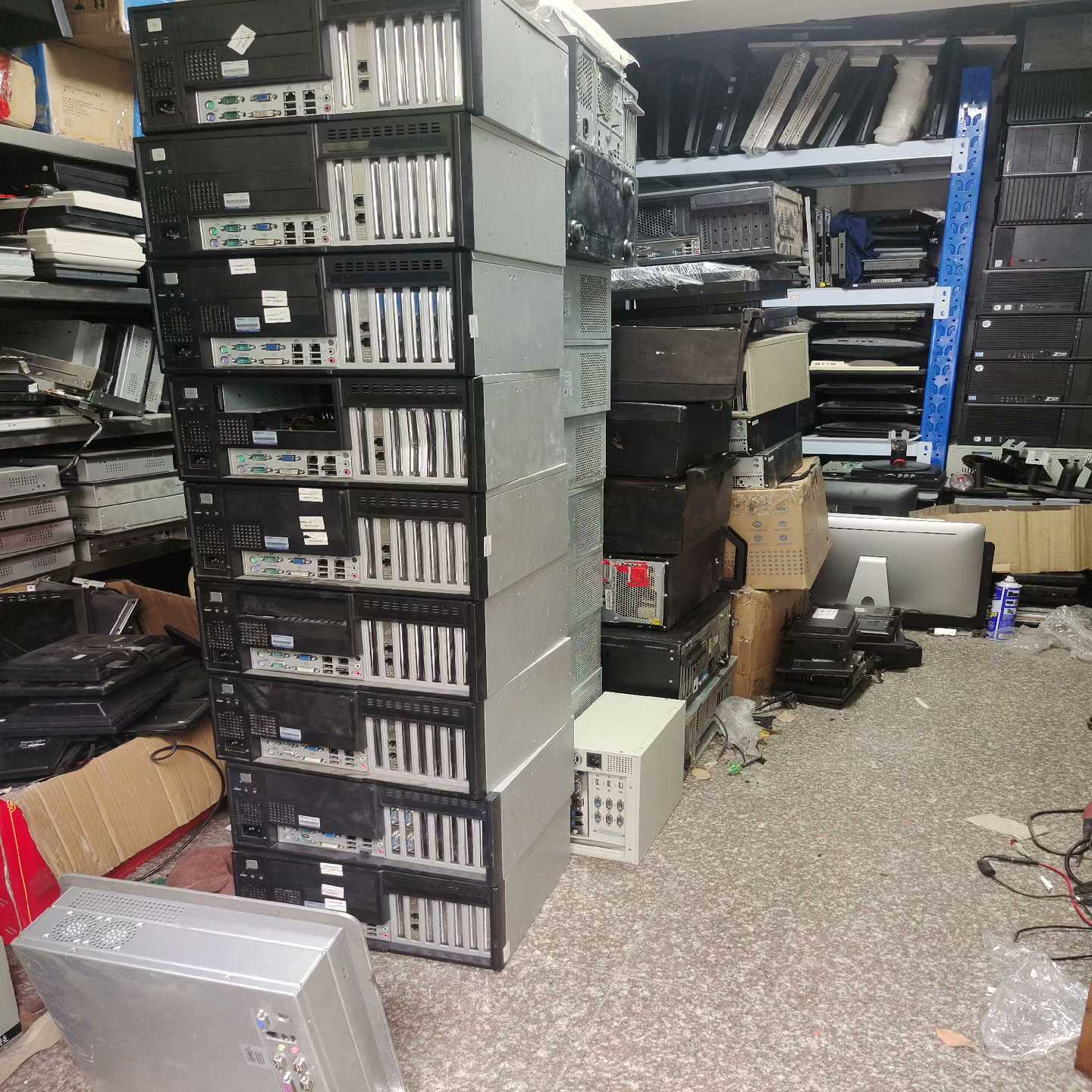 研华IPC-7120机箱，带研华250W电源，成色一般。光驱询价