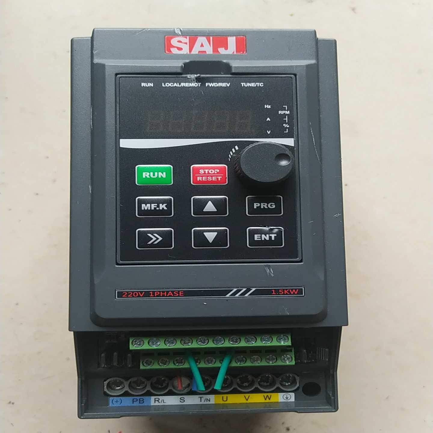 三晶1.5kw变频器，VM1000B-2S1R5GB询价