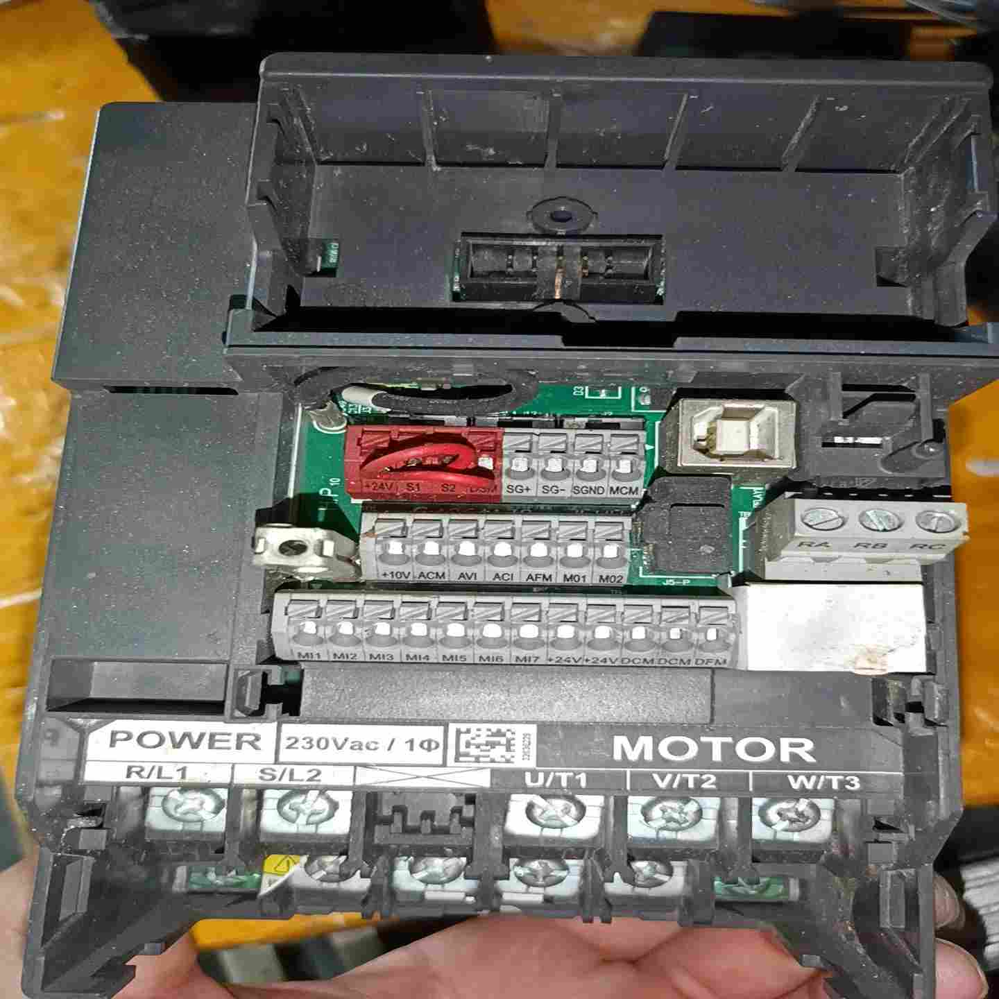 咨询-vfd7a5ms21ansaa主板220v1.5kw主轴变频