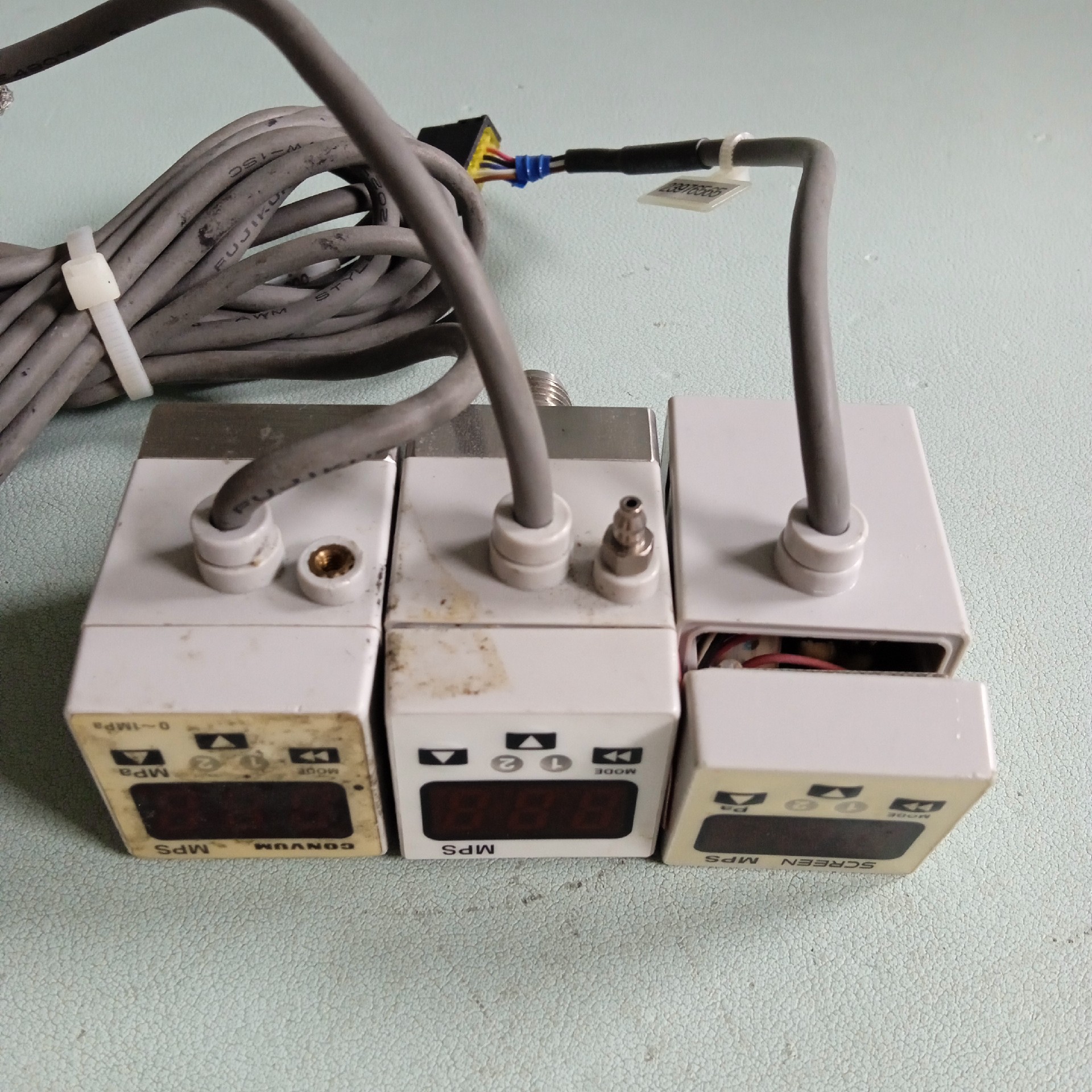 议价CONVUM压力传感器  MPS-P3SN8-NGA  3个