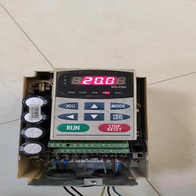 VFD022B43B，台达变频器，2.2Kw，380V，功能(德峰商行）