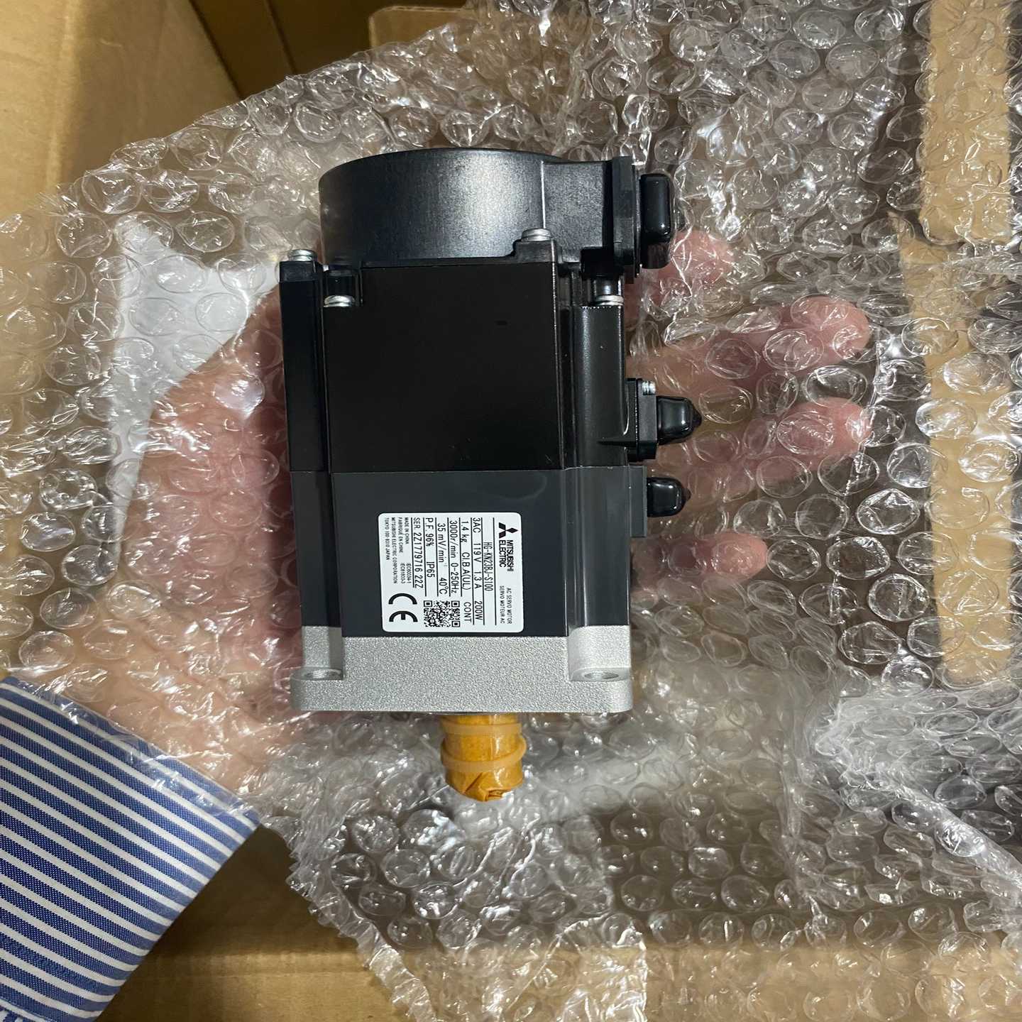 三菱带刹车伺服电机，型号HG-KN23BJ-S100，数量多--议价商品