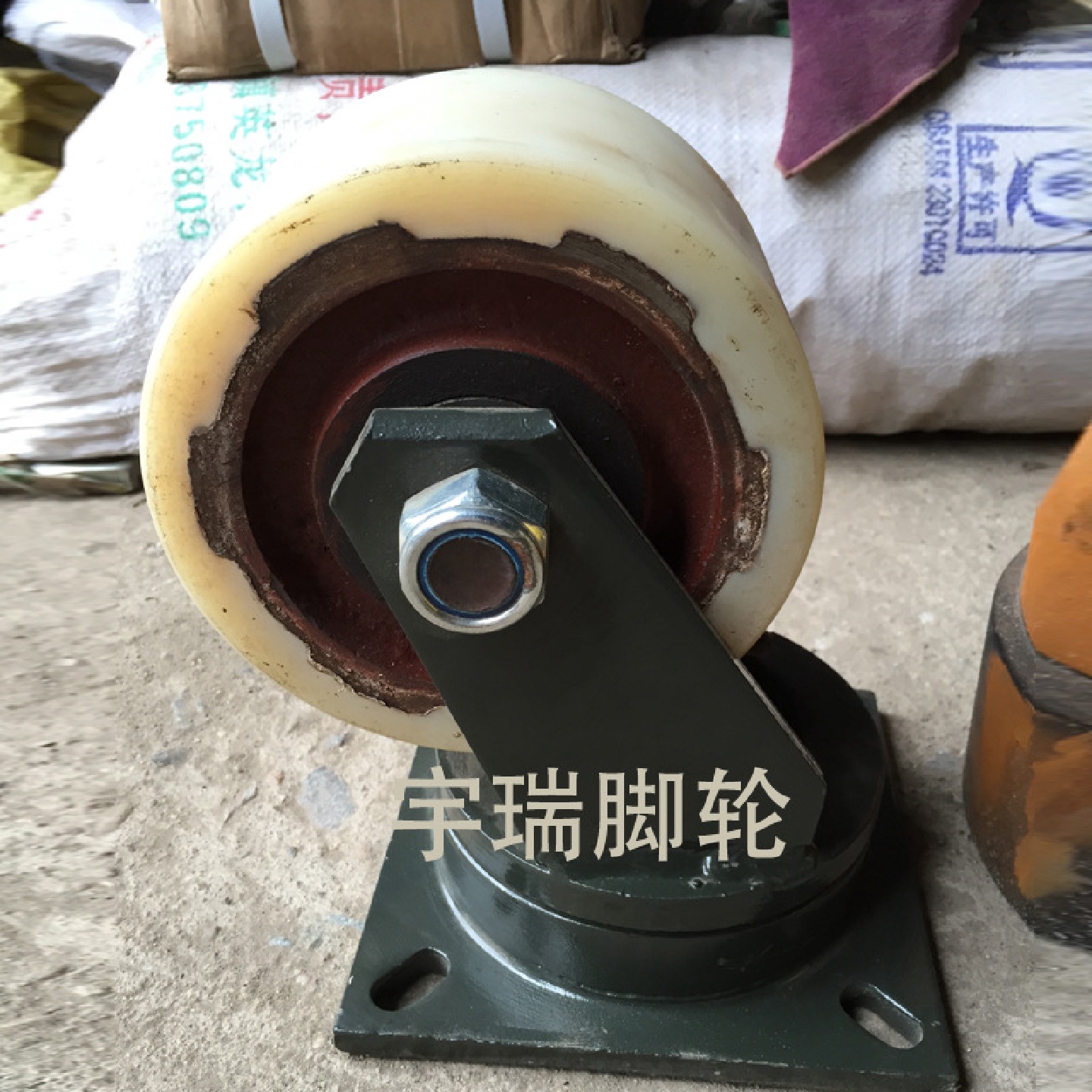 工业6寸超重型承重3吨耐磨铁芯尼龙轮加厚12mm机械推车万向脚轮