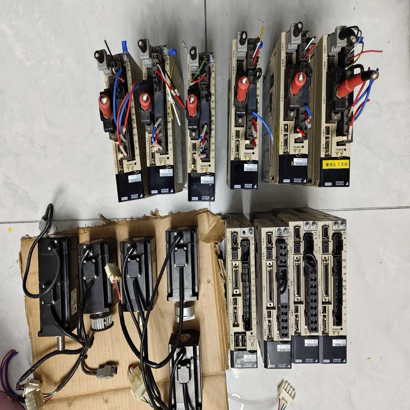 【议价】安川400W伺服驱动器SGDV-2R8A01B002000适用