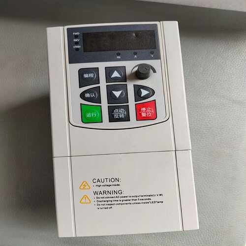 沃康松变频器UH-01R5G1  220V 1.5KW拆~询价
