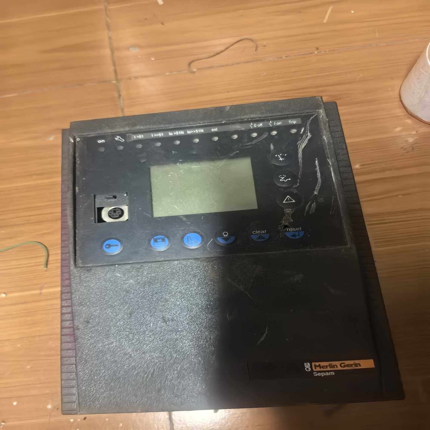 （议价）出一台Sepam保护装置，型号59607（&59606