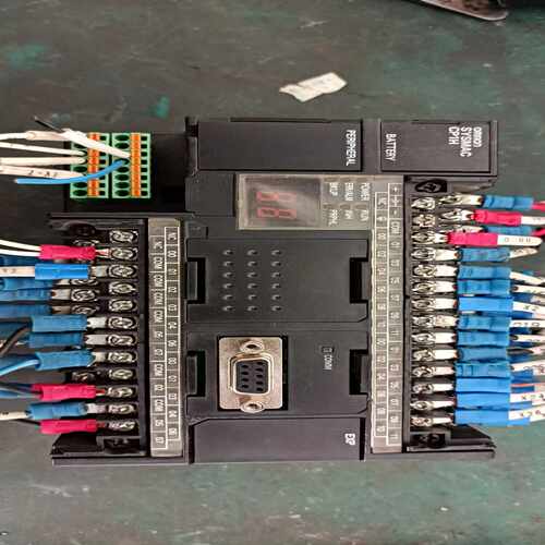 OMRONcp1h-xa40dt-d  标签左下角卡扣处有烫痕，~议价