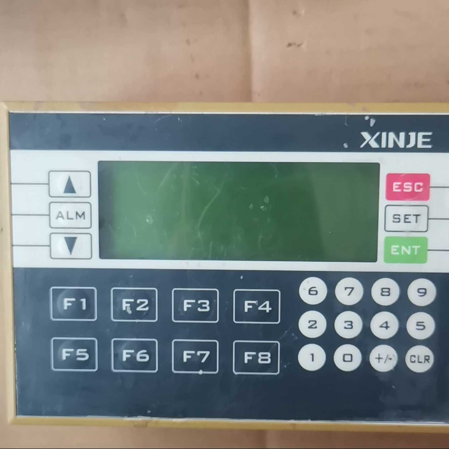 咨询-信捷显示器XP2-18R功能正常，实物如图