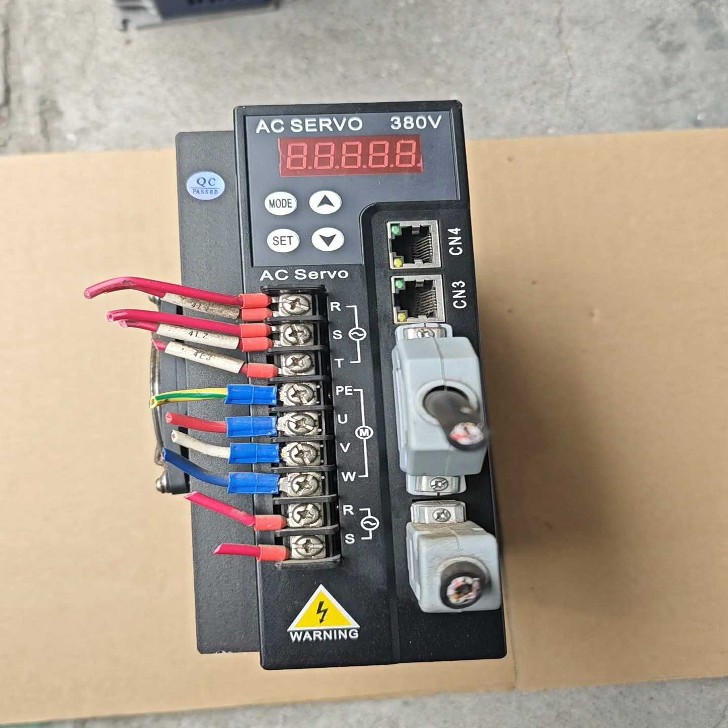 咨询-深圳台达伺服驱动器型号DSL300-F1-2R3实物图