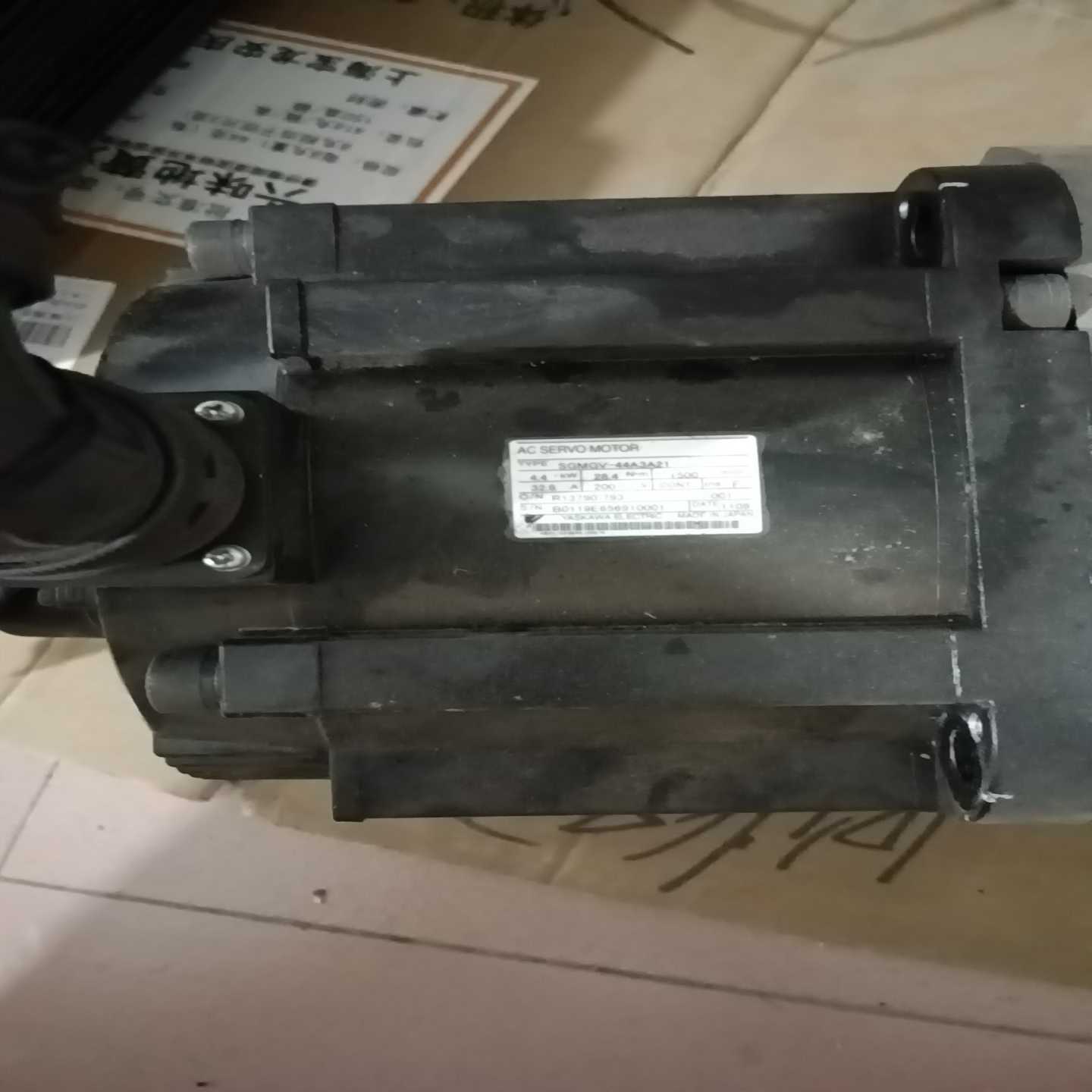 安川SGMGV-44A3A21 4.4KW 正常使用，成色很[浩蓉商户]