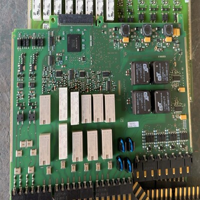 LFXP2-5E5FTN2561A7471R89 4张~询价