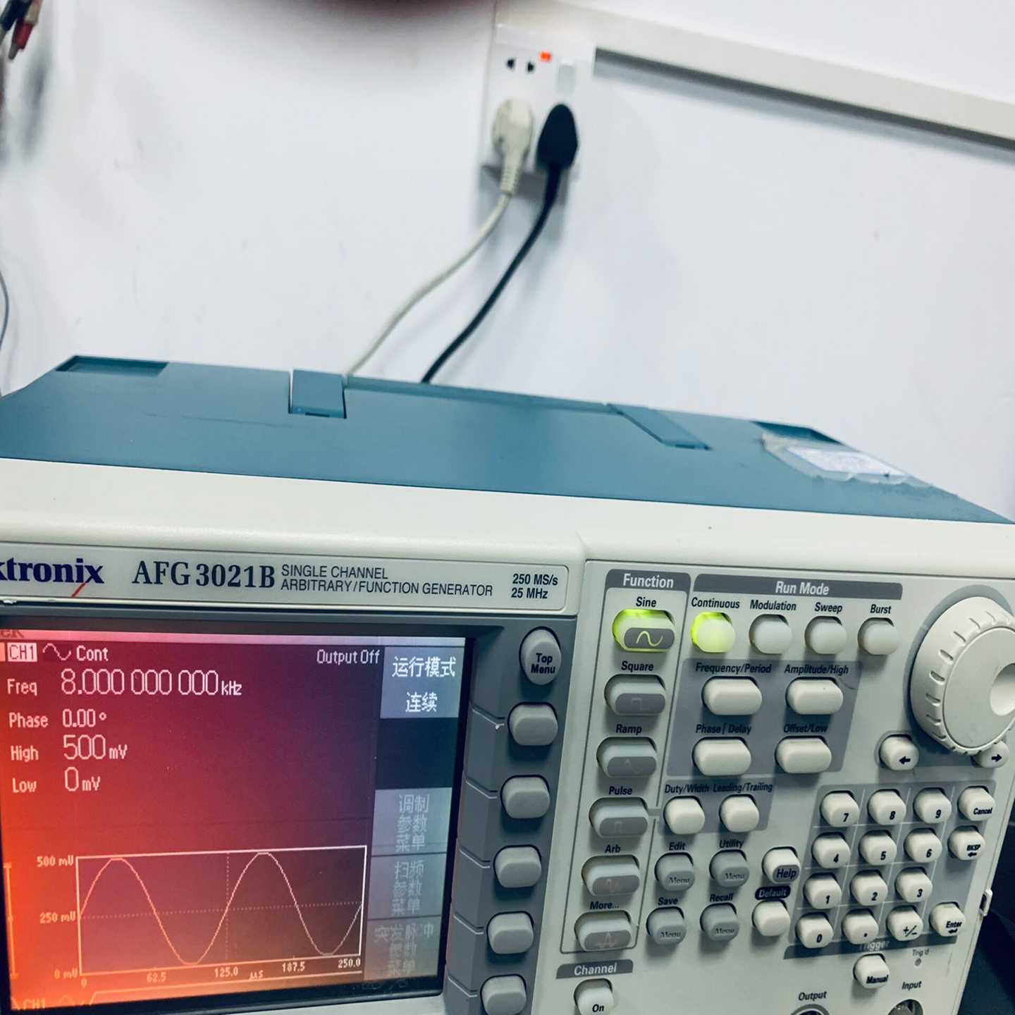 泰克TektronixAFG3021B函数信号发生器--议价商品