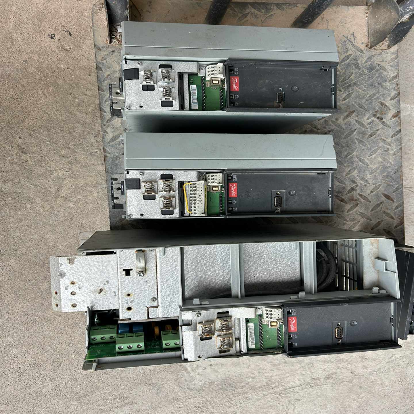 丹佛斯变频器，型号FC-302P15KT4E20H2X，15