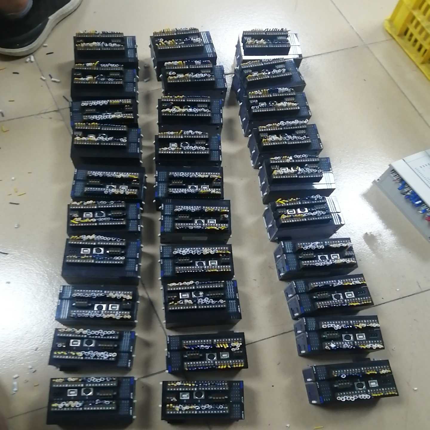 信捷PLCXL3-16T带扩展XL-E8X8YT，成色很议价