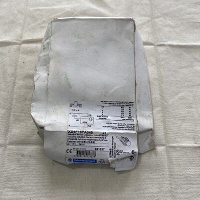 议价施耐德电感式感测器XS4P18PA340电感式感测器接近开关