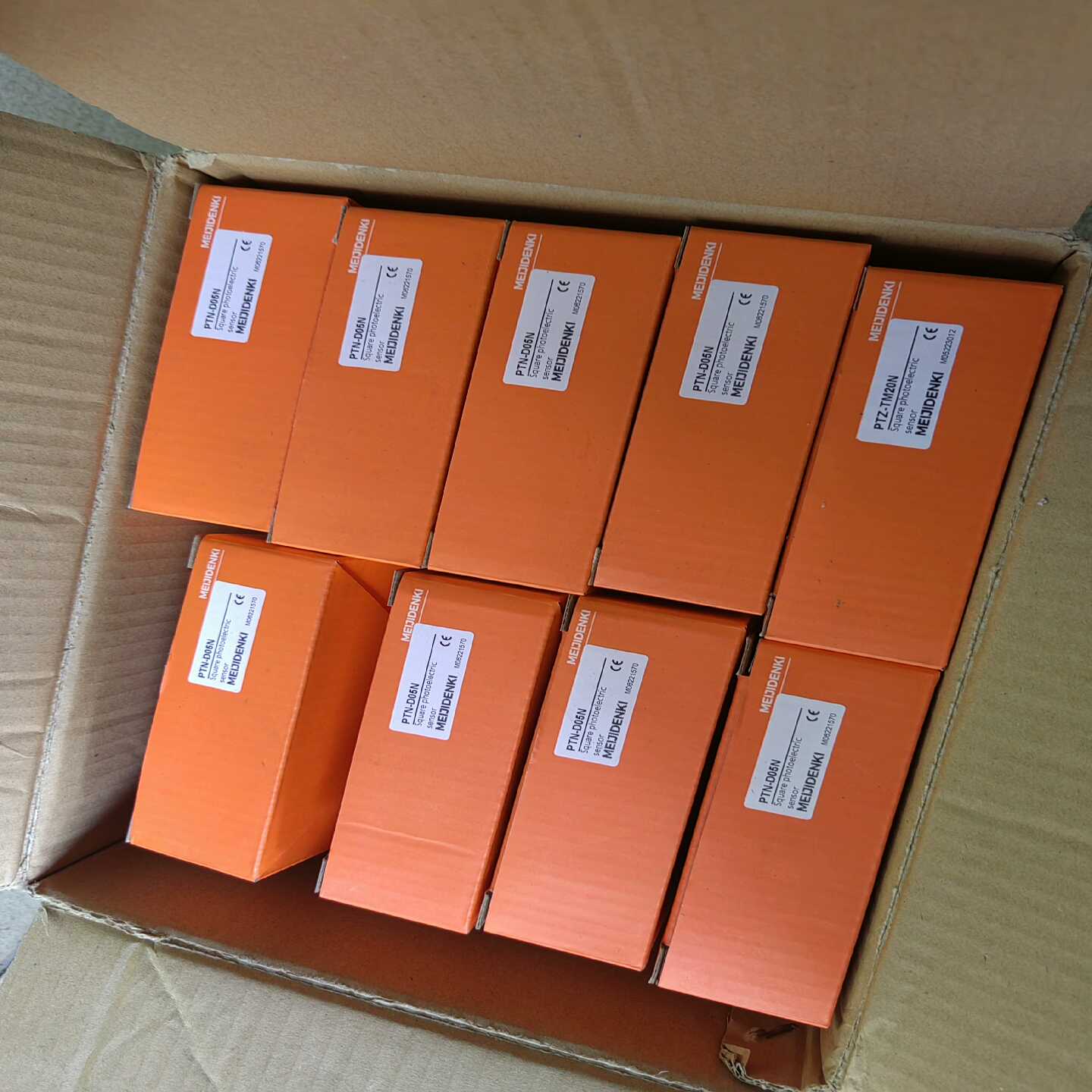 询价库存：明治PTN-D05N光电开关传感器：实物图：