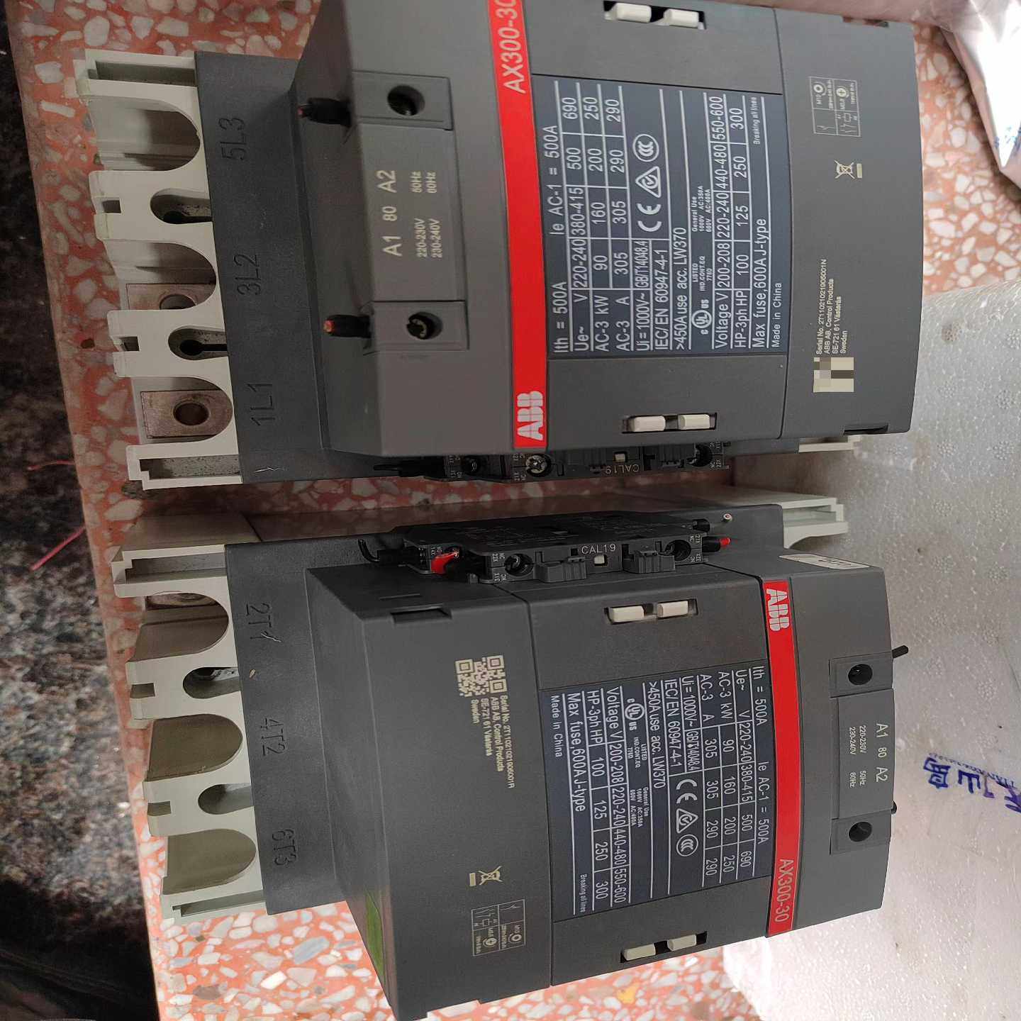 ABB交流接触器AX300-30，剩下2台了，联系（零零电子）