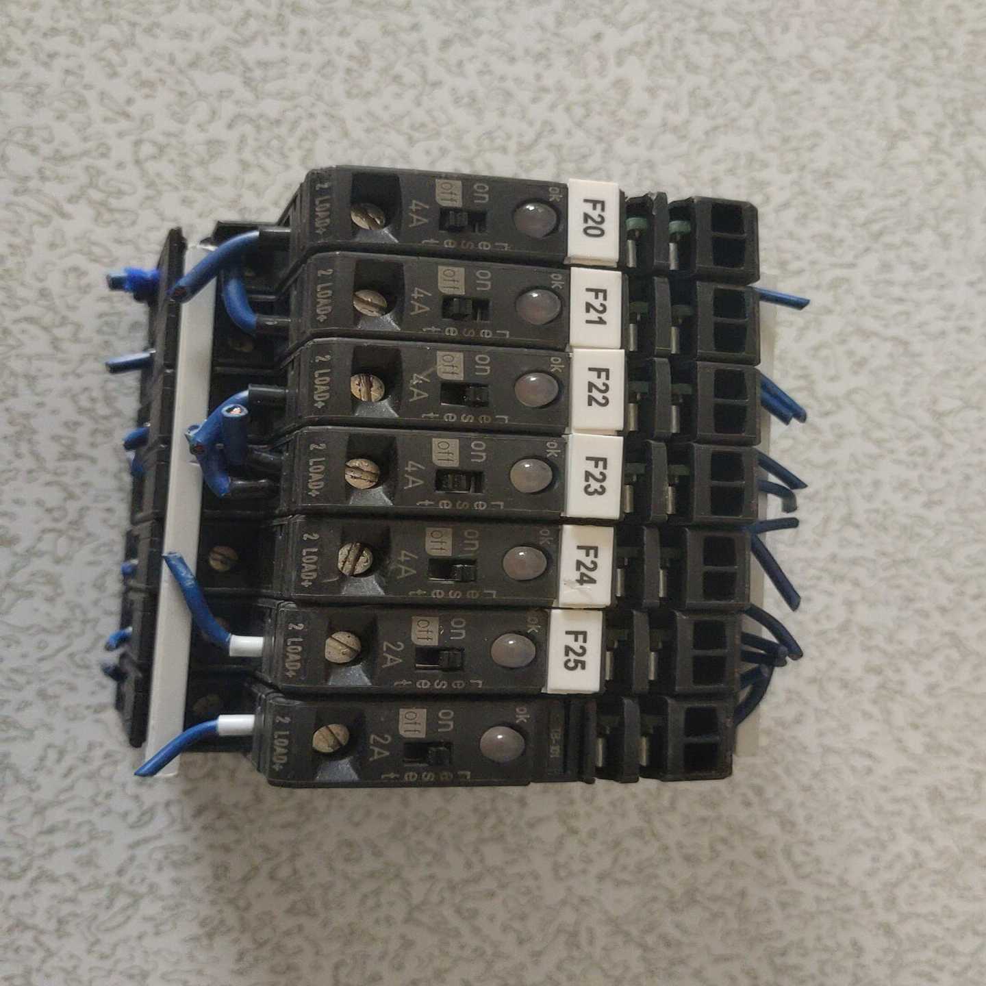 （请询价）正品EC-E1 2A电子设备断路器Phoenix菲尼克斯