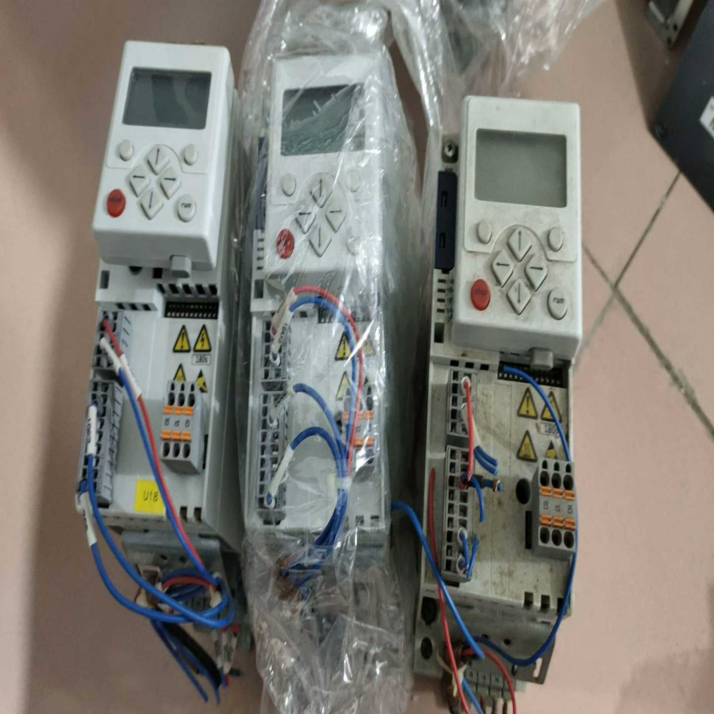 议价E84AVSCE3712VX0  伦茨变频器