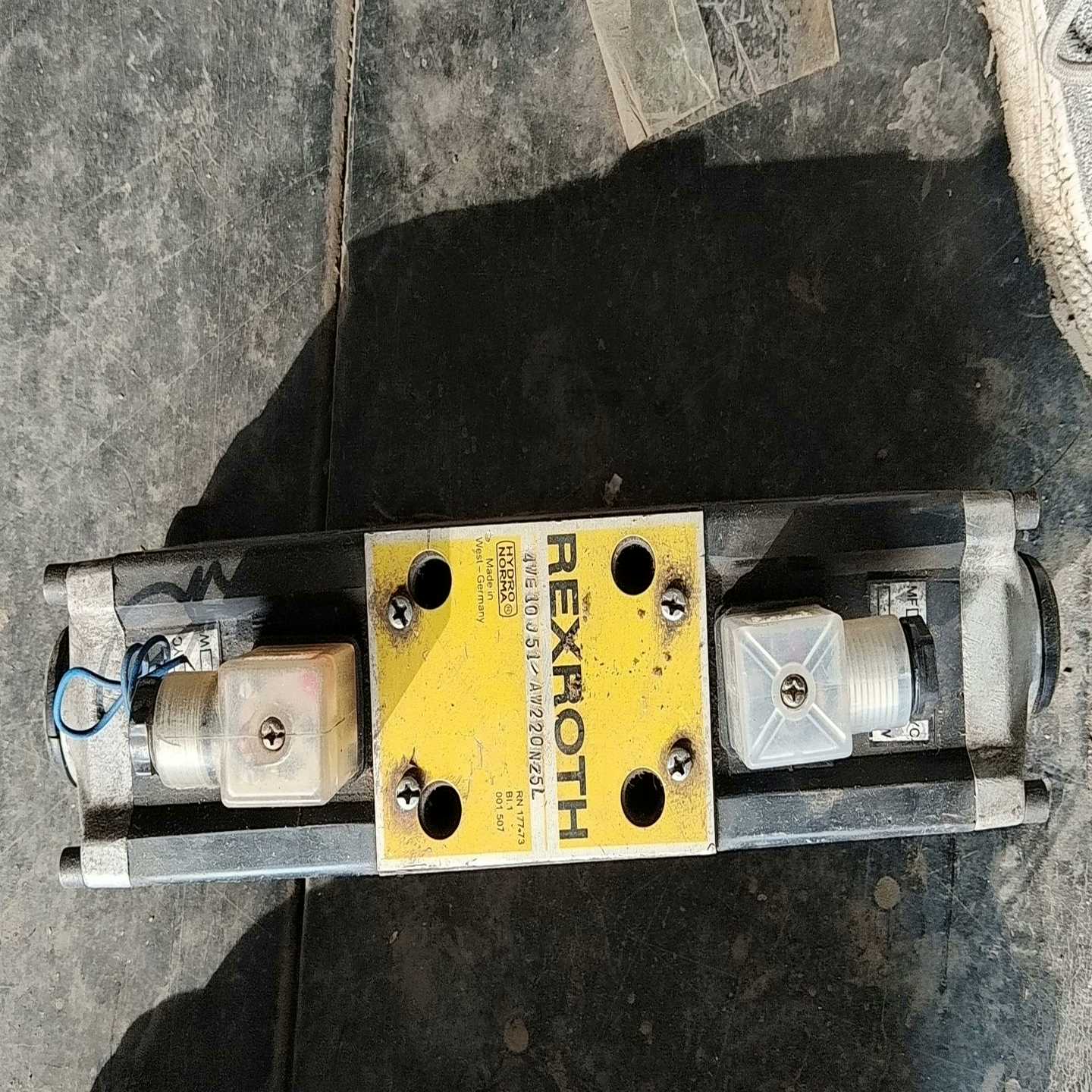 议价德国力士乐4WE10J51/AW220NZ5L液压电磁阀，库现货/维修