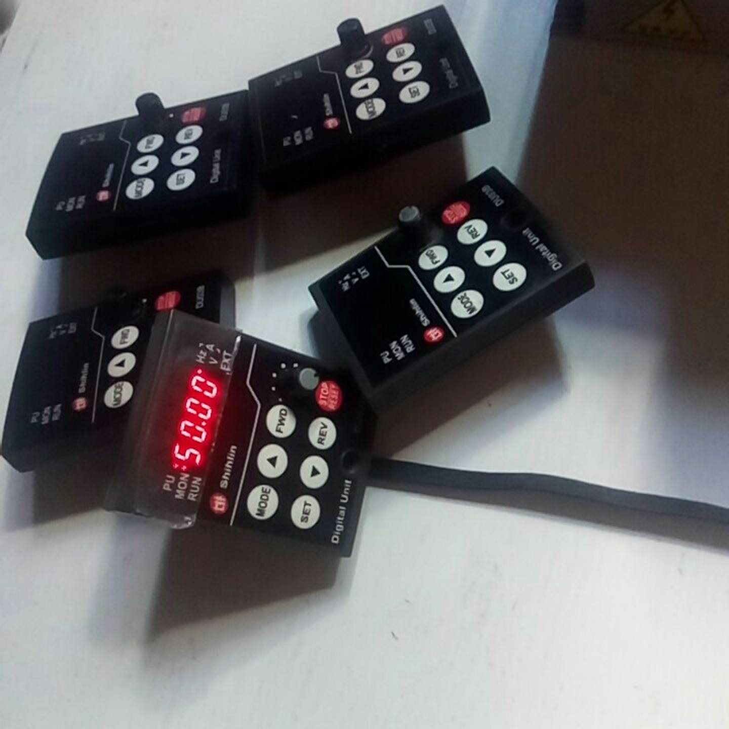 士林变频器面板，DuO2型48元DuO3尾货边微发黄了膜等功--议价商品