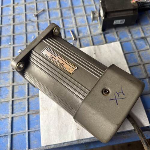 一个CHEEMING川铭减速电机，6IK180RA-CF议价