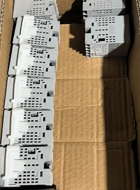 欧姆龙温控器E5CWLQ1TC都很好功能正议价