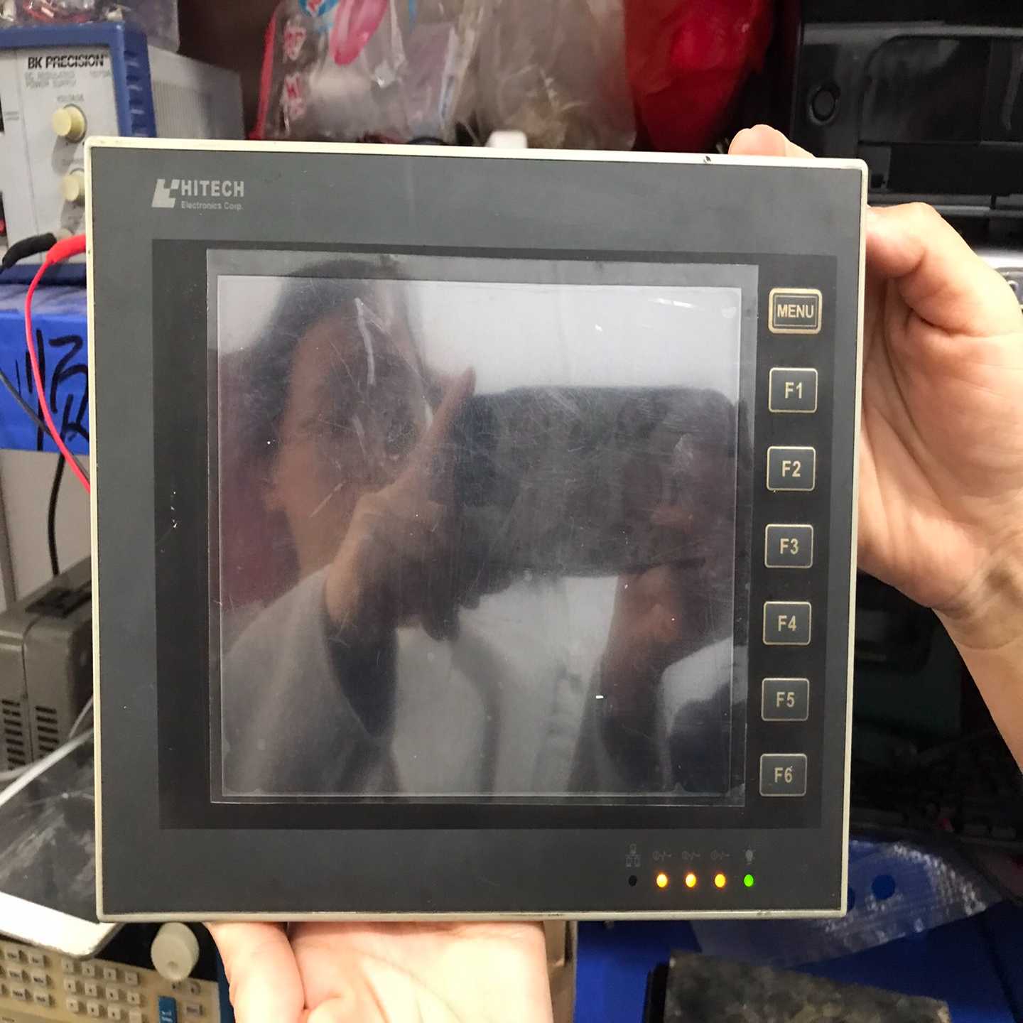 海泰克触摸屏PWS6800C-P拆机现货，通电如图所示灯--议价商品