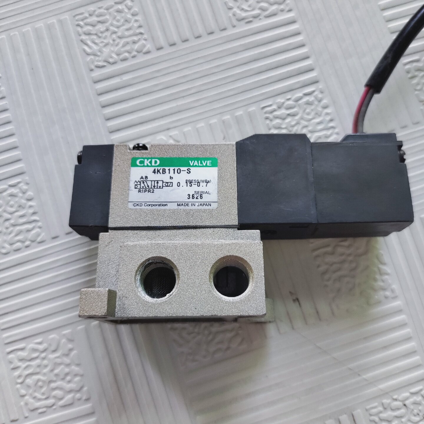 CKD 4KB110-S原装拆机最少九五新电磁阀带底座，24询价