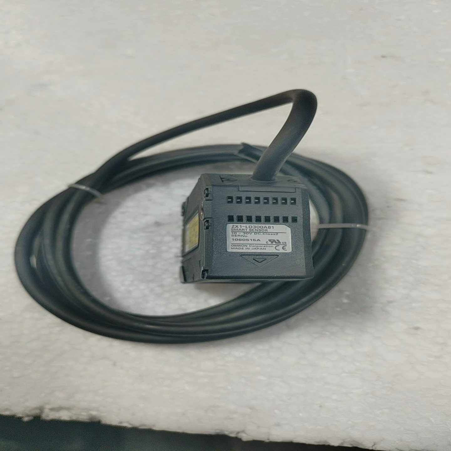 OmRon激光位移传感器ZX1-LD300A61实询价