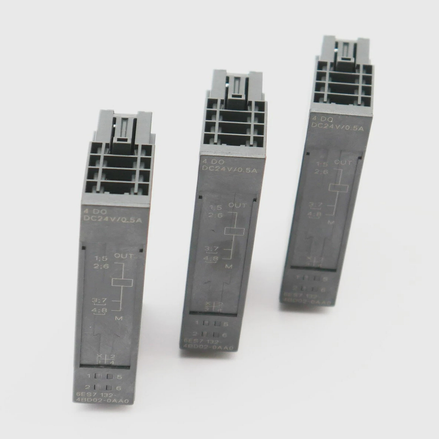 3xSiemensSIMATICDPS76ES7132-4BD02-0AA0E:01Elektroni