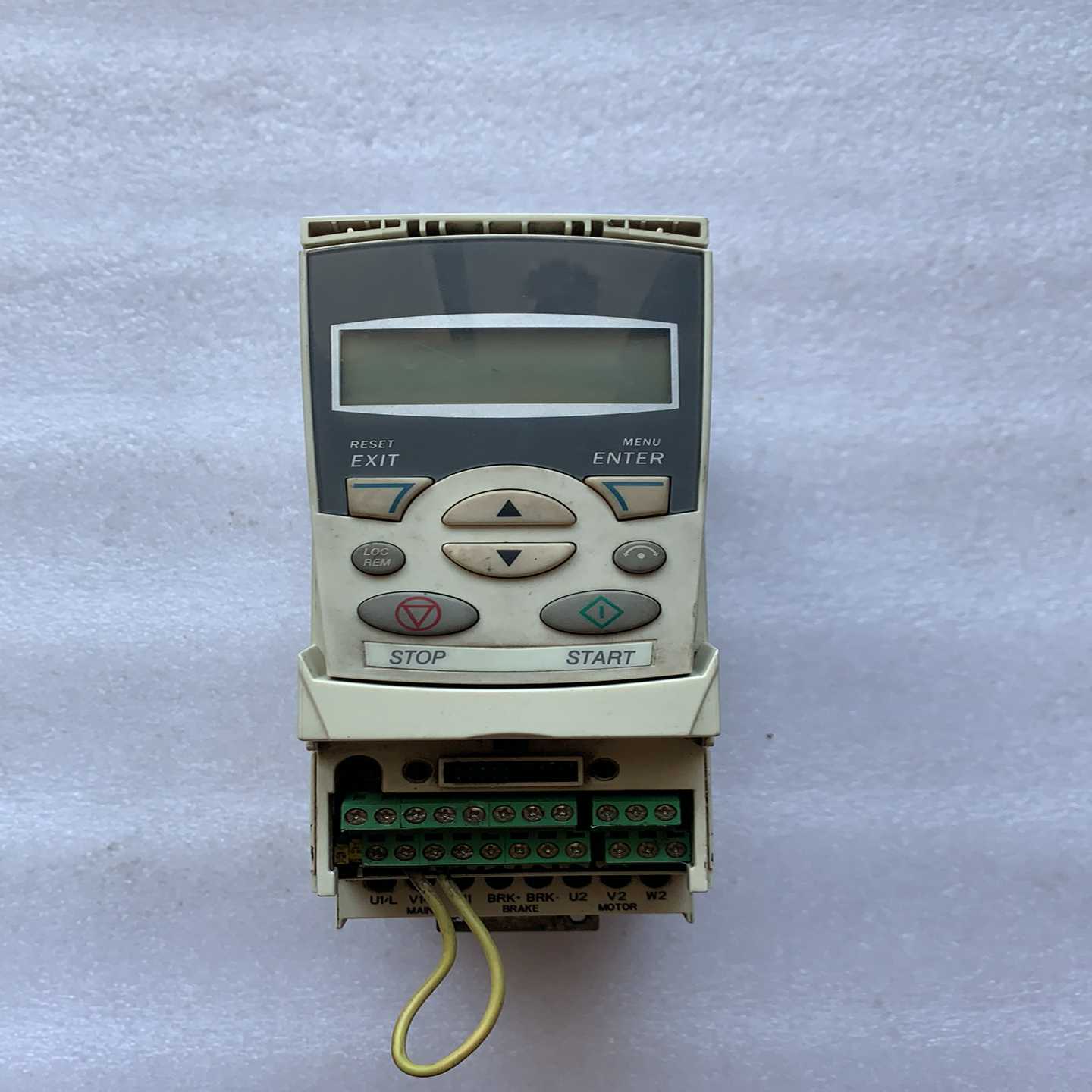 议价ABB变频器ACS350-03E-02A4-4(0.75KW现s货/维修