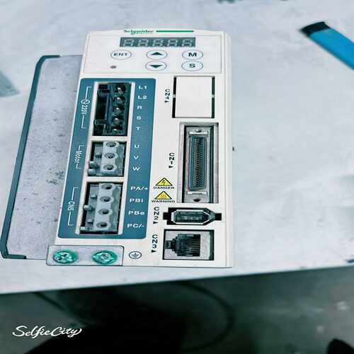 Schneider Electric/施耐驱动：LXM23D~询价