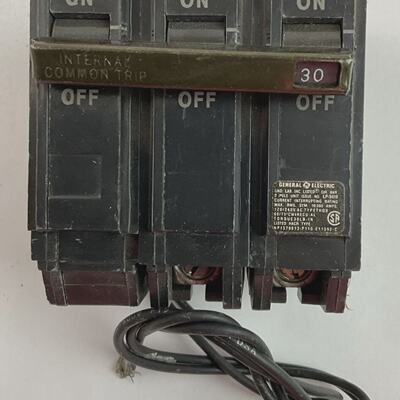 GE TQSTA1 CIRCUIT BREAKER 2POLE 30AMP 120240VAC WITH SHUNT T