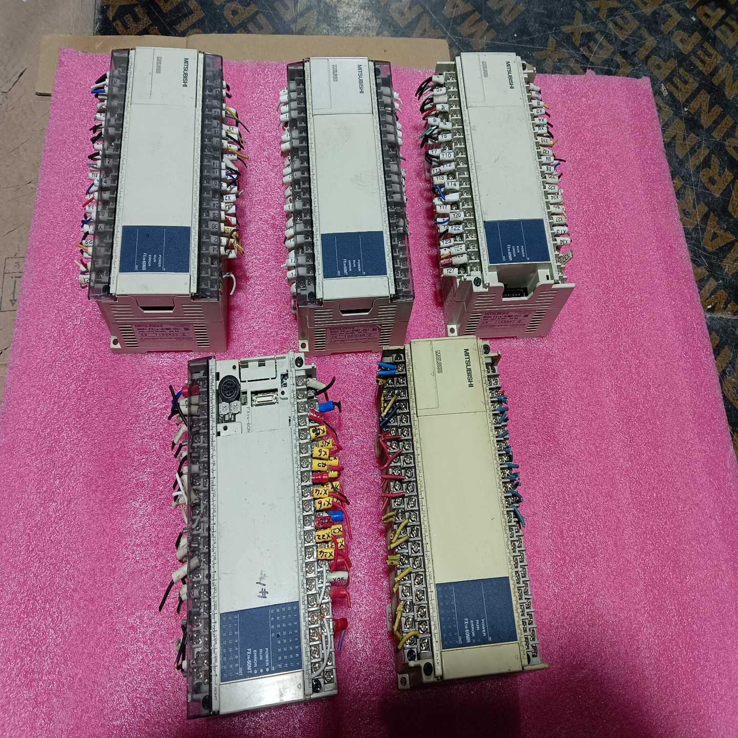 三菱PLCFX1N-60MR-001，有3个，Fx1N-6