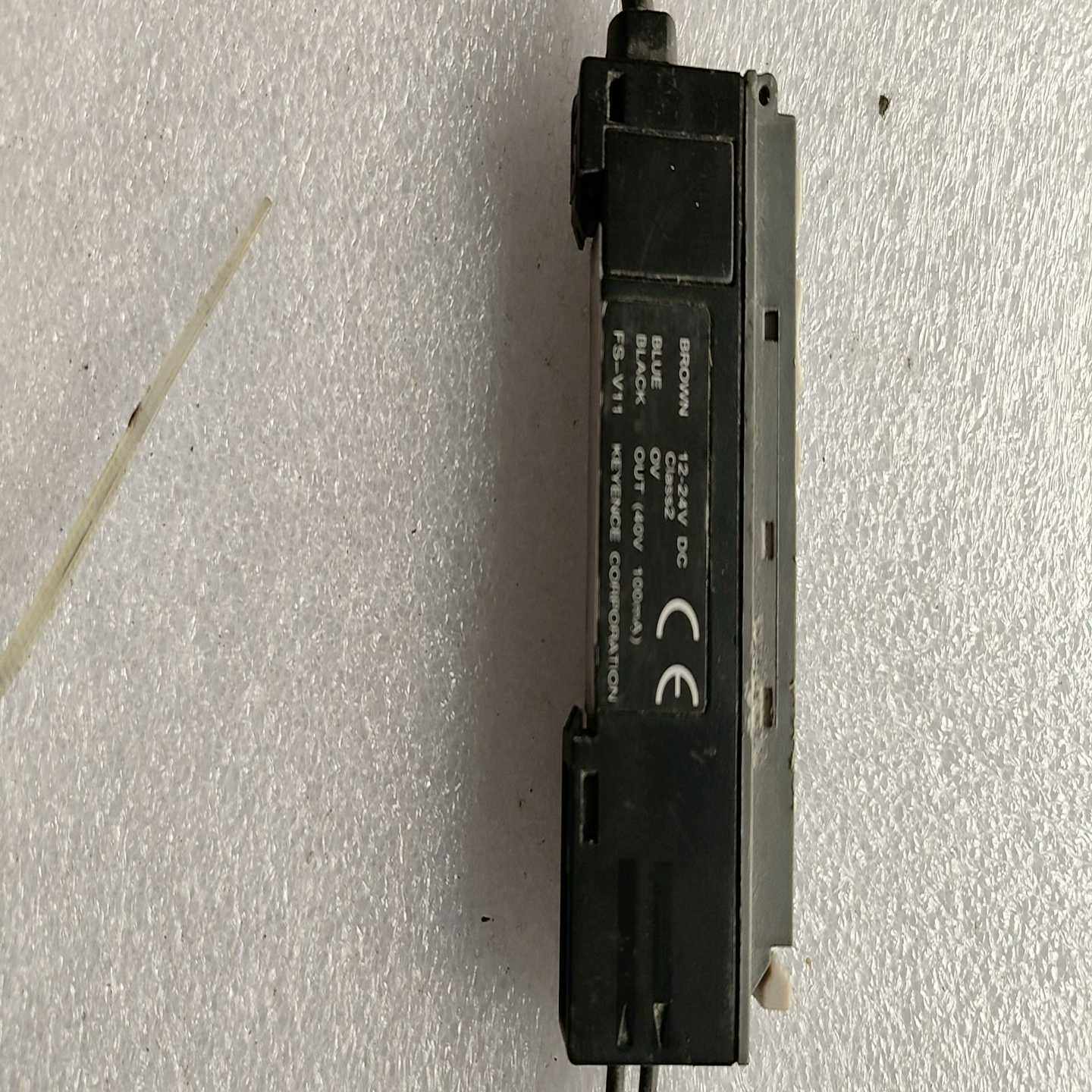 件基恩士  光纤传感器数显放大器 FS-V11 实物~询价