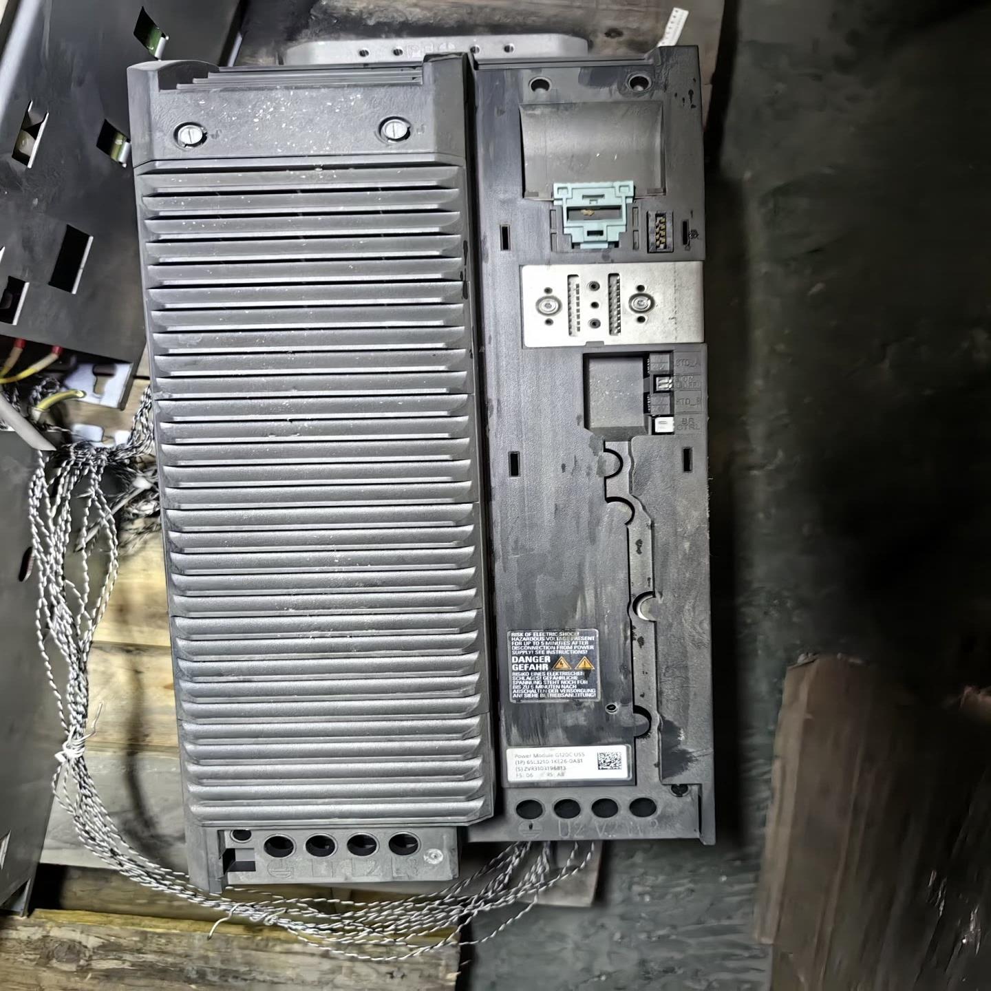 西门子6SL3210-1KE26-0AB1二手拆机实物图实拍-询价客服